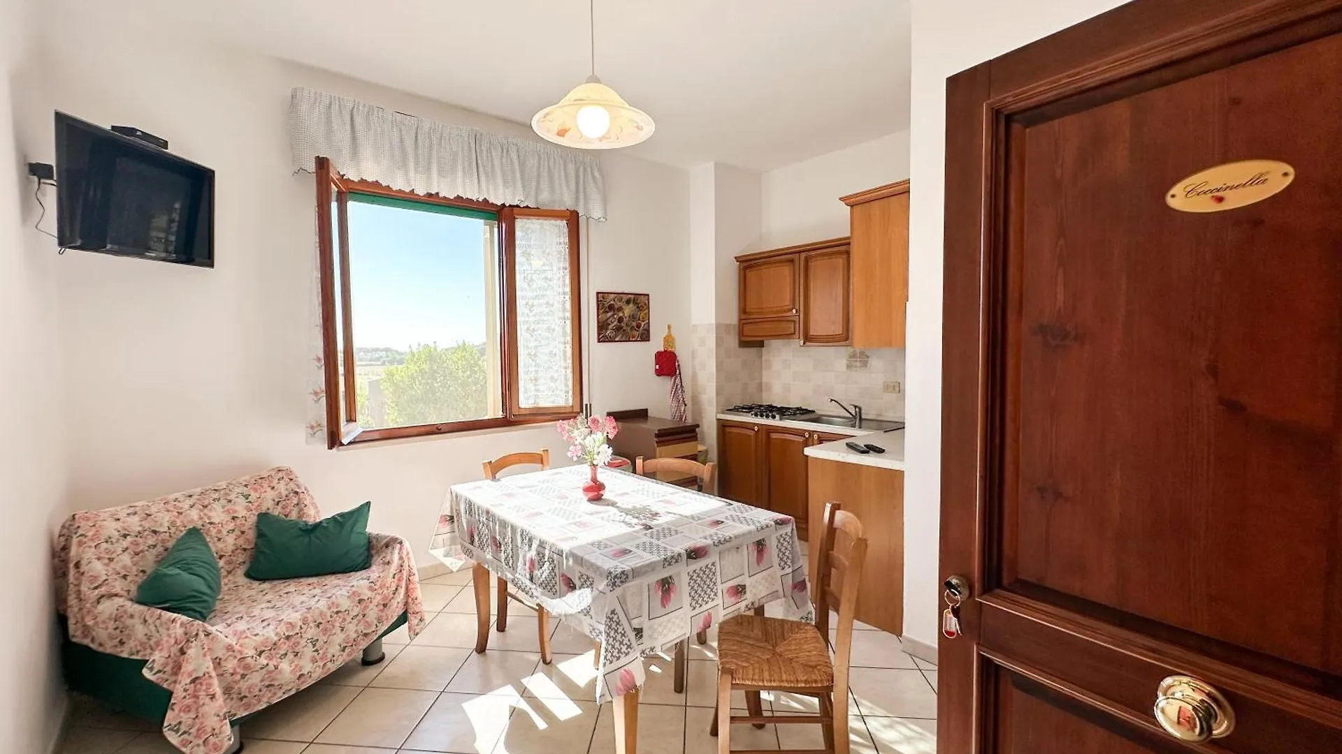Farm stay Agriturismo La Rondine Bolgheri