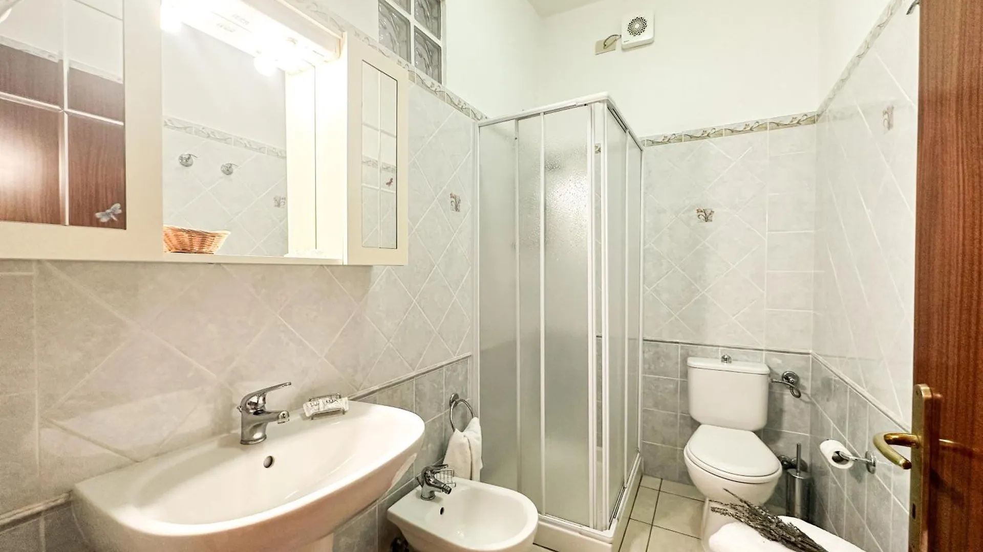 Farm stay Agriturismo La Rondine Bolgheri
