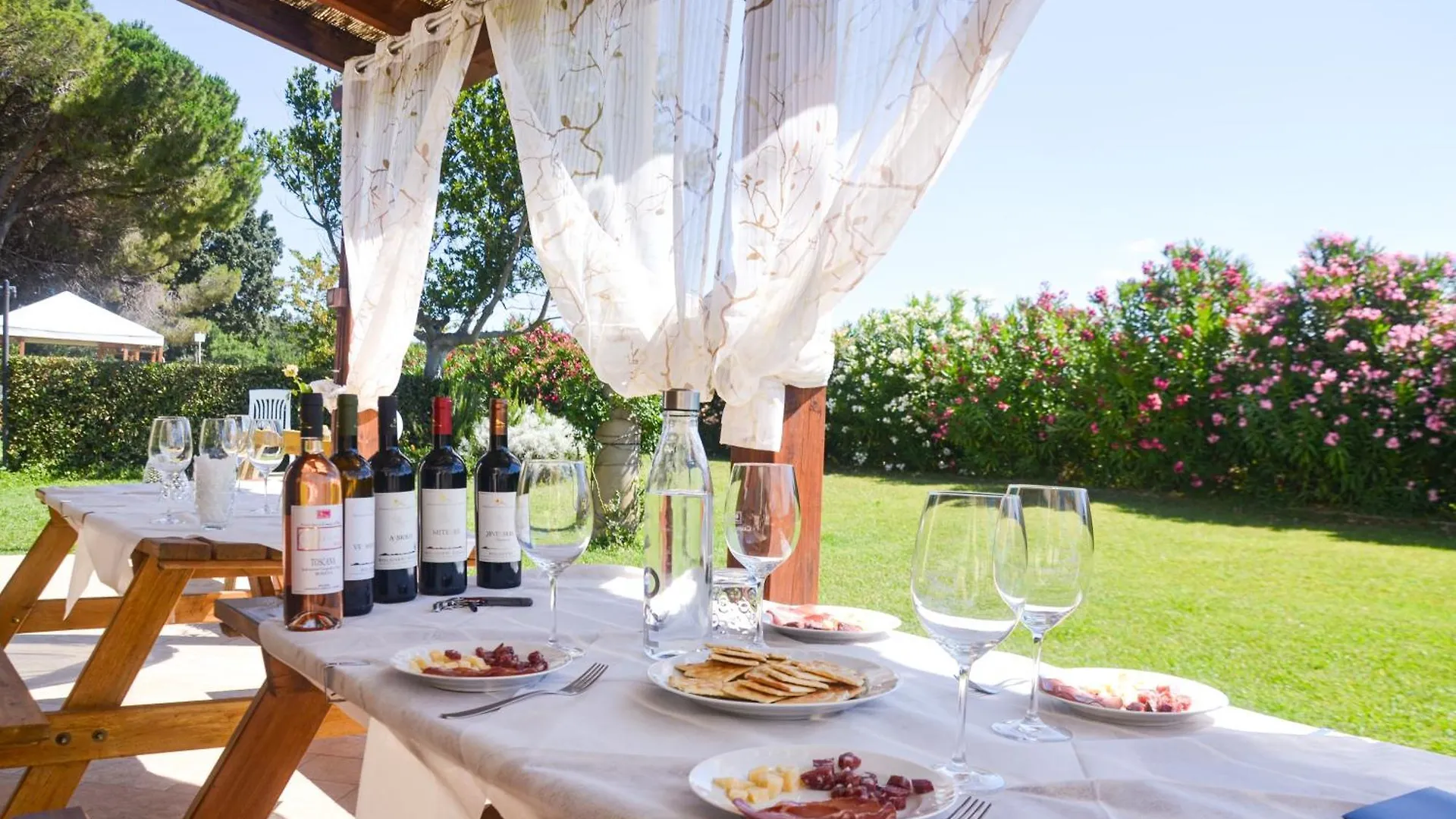 Farm stay Agriturismo La Rondine Bolgheri Italy