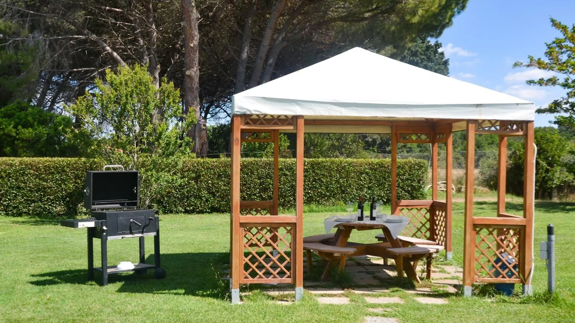 Farm stay Agriturismo La Rondine Bolgheri